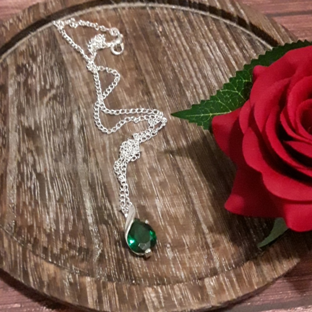 18kgp Emerald Pendant Silver Chain